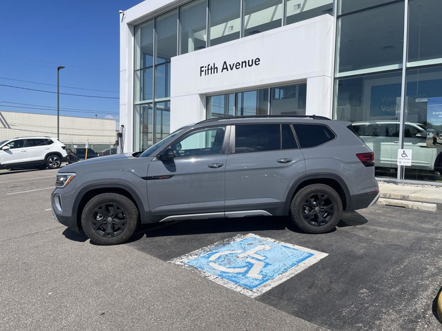 Volkswagen Atlas Peak Edition 2025 in Cars & Trucks in Calgary - Image 4