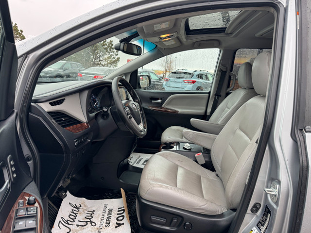 2017 Toyota Sienna Limited 7 Passenger in Cars & Trucks in Lethbridge - Image 2
