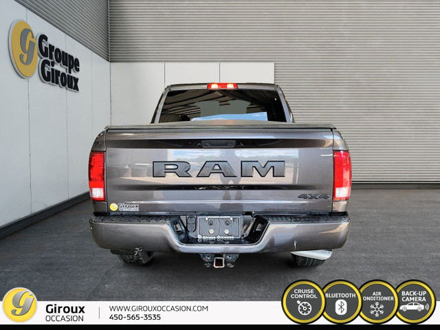 RAM 1500 Classic Express cabine d'équipe 4x4 caisse de 5 pi 7 po in Cars & Trucks in Laurentides - Image 4
