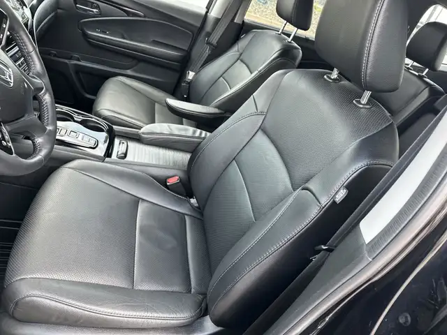 2022 Honda Pilot Touring 8P l Clean CarFax l One Owner l Local V in Cars & Trucks in Calgary - Image 12