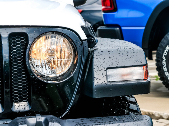 2022 Jeep Wrangler Sport in Cars & Trucks in London - Image 3