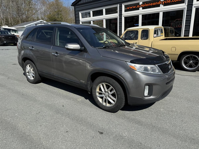 2014 KIA Sorento AWD 4dr V6 Auto LX VERY CLEAN Only $6995 in Cars & Trucks in Bedford - Image 3