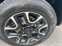 1 owner Compass Trailhawk edition No reported accidents. All the right features including Navigation... (image 9)