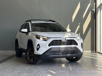 ADAPTIVE CRUISE CONTROL, HEATED FRONT SEATS, POWER LIFTGATE Mulling over the addition of a hybrid to... (image 1)