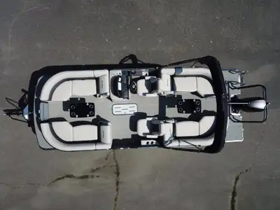 2021 Xcursion 225RFX Coming Soon! Year:2021 Make:Xcursion Model:225 RFX Length:22' Beam:8' 6" Engine...