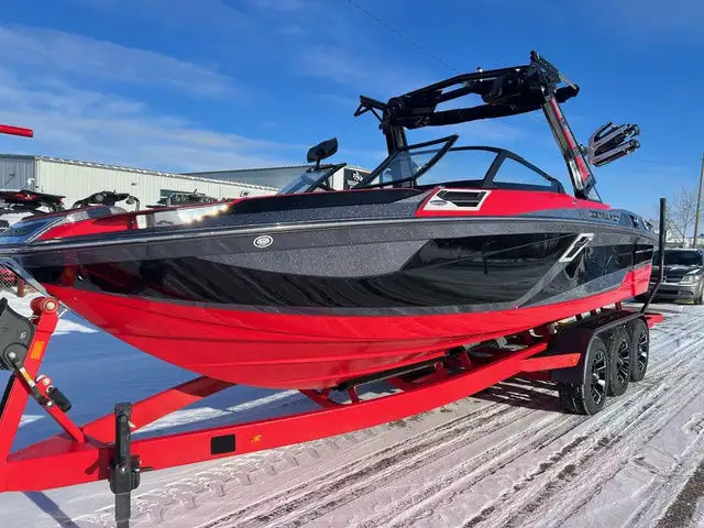 2023 Centurion Ri245 in Powerboats & Motorboats in Kelowna - Image 3