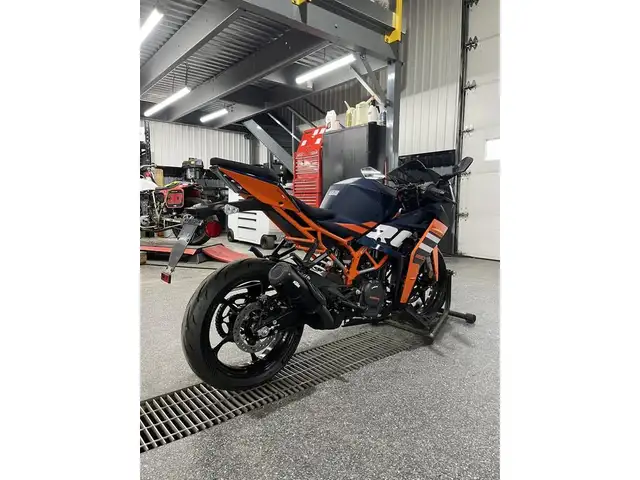 2024 KTM RC 390 in Sport Touring in Granby - Image 3