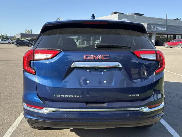 2022 GMC Terrain Denali AWD - Remote Start, OnStar, Cruise Contr dans Autos et camions dans Comté de Strathcona - Image 9