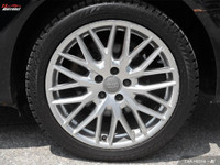 JUST IN! PRICED TO SELL - CLEAN CARFAX NO ACCIDENTS MANUAL TRANSMISSION AWD 2.0T quattro Komfort 4dr... (image 5)