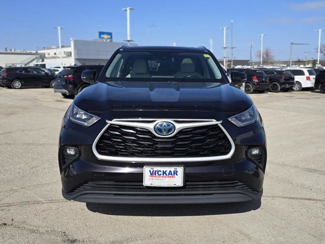 2021 Toyota Highlander Hybrid XLE AWD | Leather | Sunroof | 7 Pa in Cars & Trucks in Winnipeg - Image 2