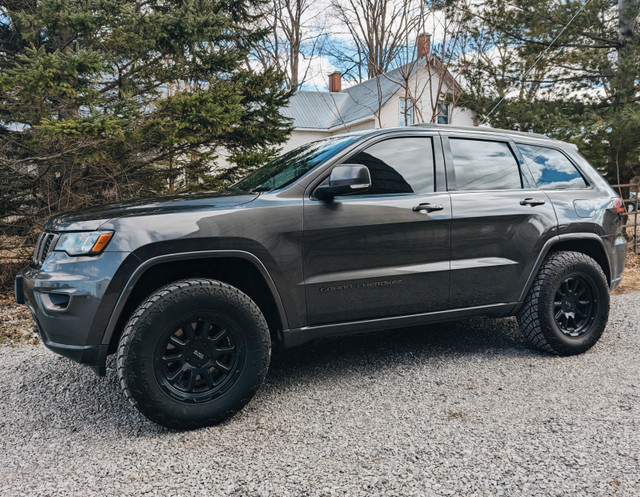 2017 Jeep Grand Cherokee 75th Anniversary edition  in Cars & Trucks in Barrie - Image 3