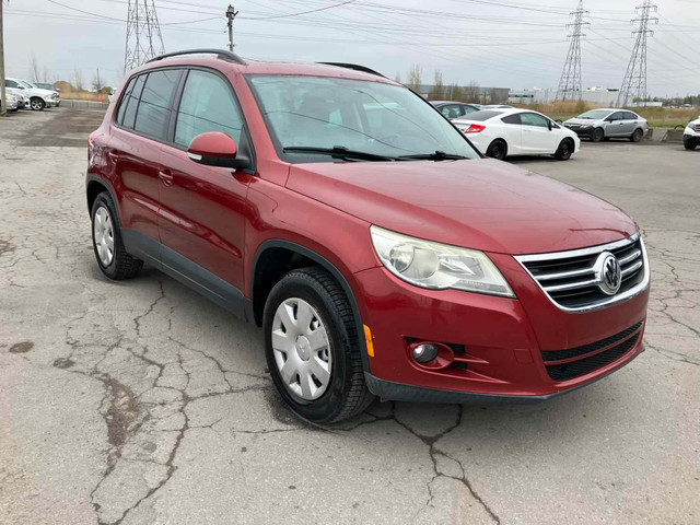 2010 Volkswagen Tiguan 4MOTION in Cars & Trucks in Laval / North Shore - Image 3