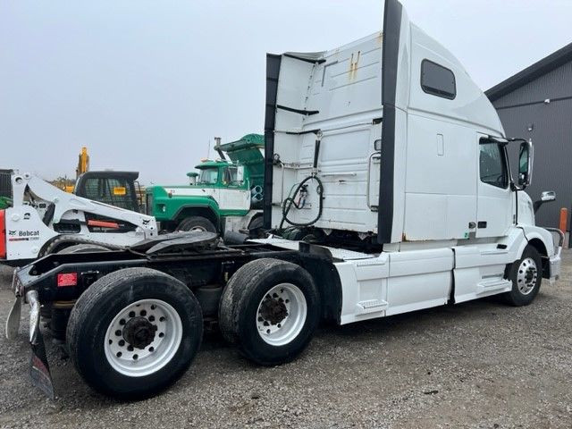 *REPO* 2018 Volvo 670 Highway Truck *REPO* in Heavy Trucks in Sudbury - Image 3