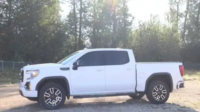 Contact us before it's too late! Financing available OAC. 2019 GMC Sierra 1500 AT4 4WD – 155,454 km...