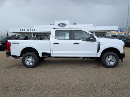 2025 Ford F-350 XL w/400W OUTLET, UPFIT SWITCHES & HD SUSPENSION in Cars & Trucks in Edmonton - Image 2