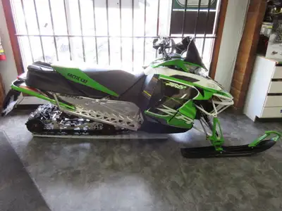 Clean as-traded sled with a brand-new Primary Clutch. 10,943 km, studs, tunnel bag and more! Come an...