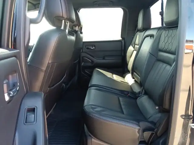 2022 Nissan Frontier Crew Cab PRO-4X Standard Bed 4x4 dans Autos et camions dans Lethbridge - Image 17
