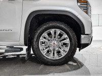 Recent Arrival! 10-Speed Automatic 4WD EcoTec3 6.2L V8 Air Conditioning, Alloy wheels, AM/FM radio:... (image 7)