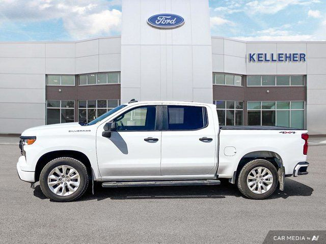 2023 Chevrolet Silverado 1500 Custom 4x4 Crew Cab | One Owner in Cars & Trucks in Brandon - Image 2