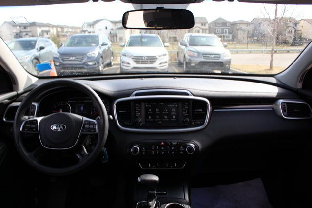 2020 Kia Sorento LX in Cars & Trucks in Calgary - Image 2