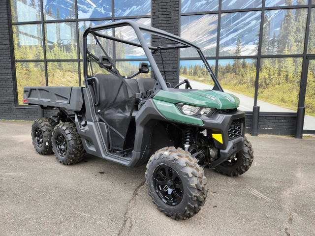 2023 Can-Am Defender 6x6 DPS HD10 in ATVs in Lévis - Image 2