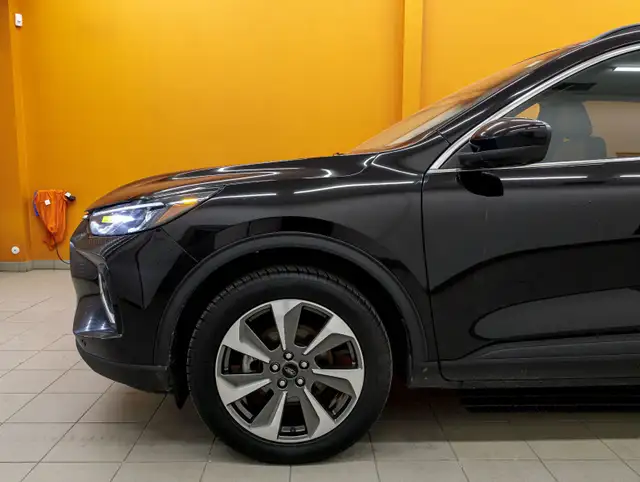 2023 Ford Escape PLATINUM AWD *NAV* SIÈGES / VOLANT CHAUF CARPLA in Cars & Trucks in Laurentides - Image 36