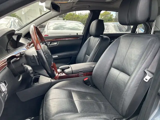 2009 Mercedes-Benz S-Class 5.5L V8 in Cars & Trucks in Calgary - Image 12