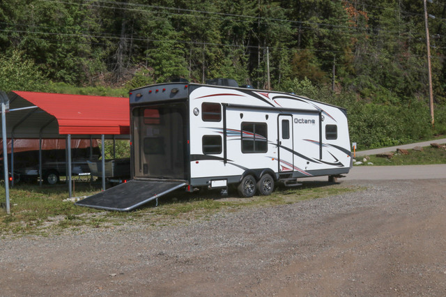 Used 2014 Jayco Octane T26Y Toy Hauler in Cargo & Utility Trailers in Nelson - Image 3