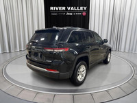 HEATED FRONT SEATS, ADAPTIVE CRUISE CONTROL, BLIND SPOT MONITOR, LED HEADLIGHTS, REAR PARKING AID, L... (image 6)