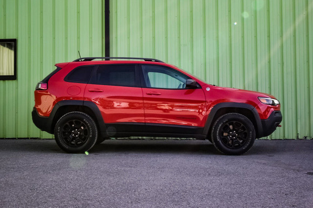 2019 Jeep Cherokee Trailhawk • HEATED SEATS/STEERING • NAV • CP/ in Cars & Trucks in Cornwall - Image 2