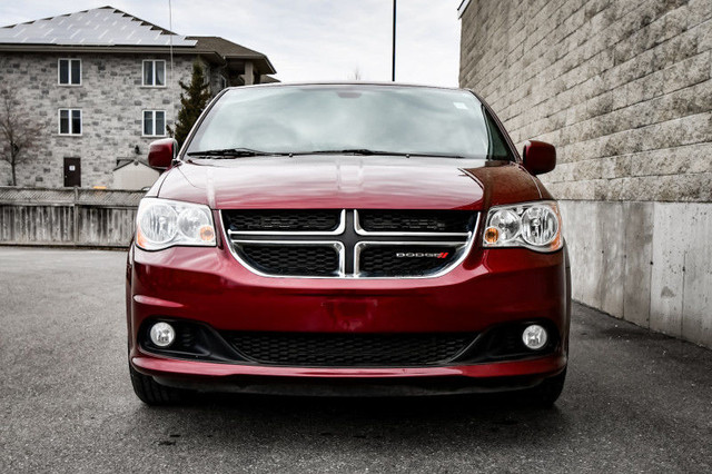 2019 Dodge Grand Caravan SXT Premium Plus • FOG LAMPS • POWER SE in Cars & Trucks in Cornwall - Image 4
