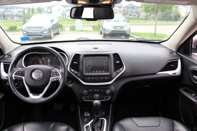 2016 Jeep Cherokee Trailhawk in Cars & Trucks in Calgary - Image 2