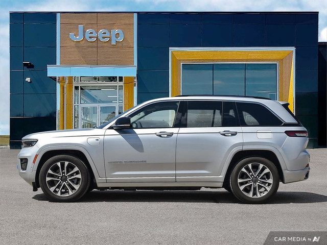 2023 Jeep Grand Cherokee 4xe Overland in Cars & Trucks in Kitchener / Waterloo - Image 3