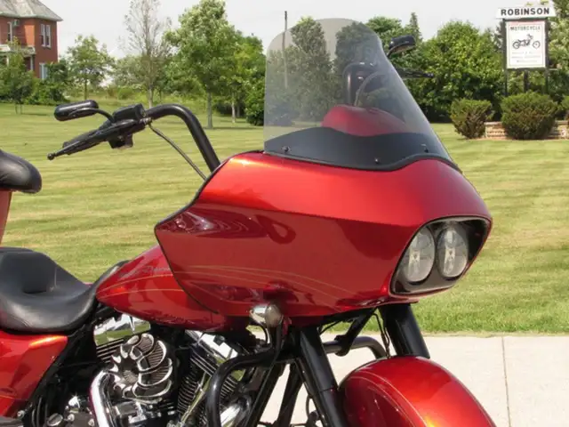 2013 Harley-Davidson FLTRX Road Glide Custom in Sport Touring in Leamington - Image 6