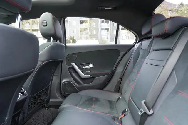 2022 Mercedes-Benz A 220 | One Owner | Premium AWD | in Cars & Trucks in Calgary - Image 18