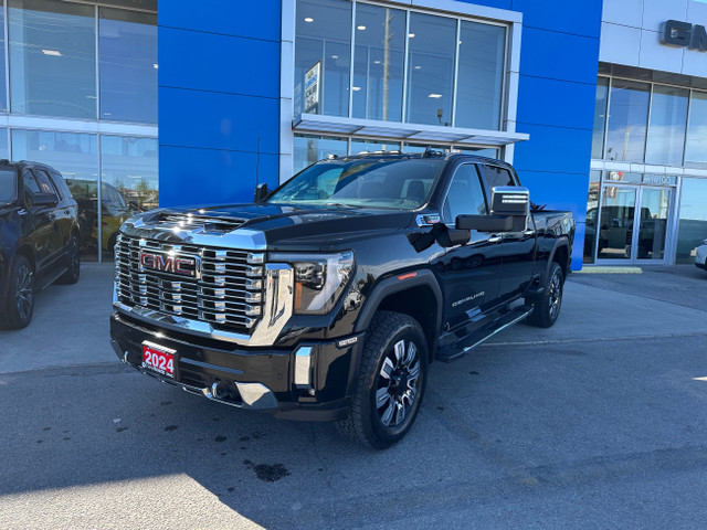 2024 GMC Sierra 2500HD Denali DURAMAX! LOADED AND PRICED TO MOVE in Cars & Trucks in Markham / York Region