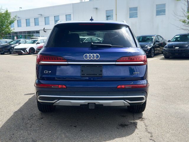 2021 Audi Q7 Komfort | HEATED SEATS AND STEERING | PANO-ROOF in Cars & Trucks in Edmonton - Image 4