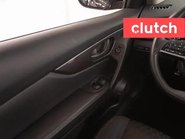 2019 Nissan Rogue S w/ Apple CarPlay & Android Auto, Rearview Ca dans Autos et camions dans Ottawa - Image 22