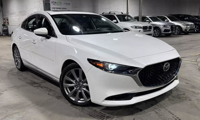 2019 MAZDA MAZDA3 GT/AWD/AUCUN ACCIDENT/NAV/CUIR/CAMERA/TOIT/AC/ in Cars & Trucks in City of Montréal