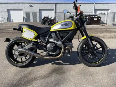 EMBRACE THE ADVENTURE WITH THE DUCATI SCRAMBLER FLAT TRACK PRO 803 CC. PAYMENTS ONLY $44 BI-WEEKLY O...
