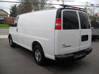 Engine: 8 Cylinder Engine 4.8L/293CI Safety Equipment Energy-absorbing steering column Child safety... (image 4)