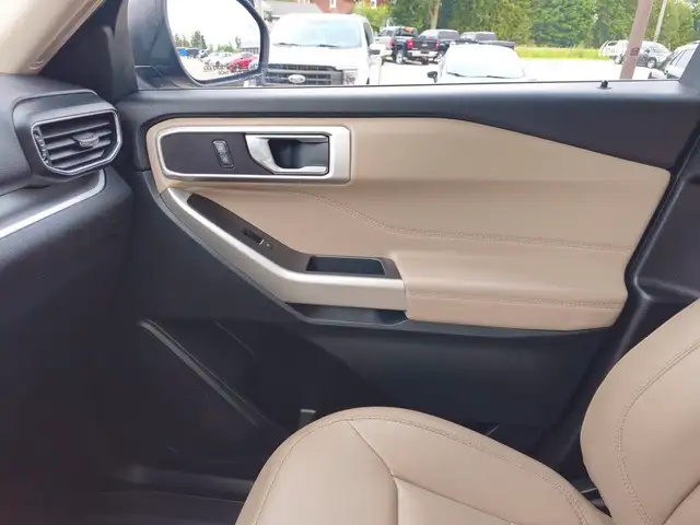 2020 Ford Explorer XLT 4WD in Cars & Trucks in Chatham-Kent - Image 30