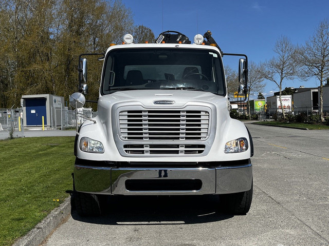 2012 Freightliner M2 112 Cummins ISL HIAB 166 22 Foot Flatdeck in Heavy Trucks in Delta/Surrey/Langley - Image 3