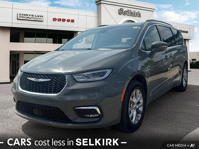 2022 Chrysler Pacifica in Cars & Trucks in Winnipeg