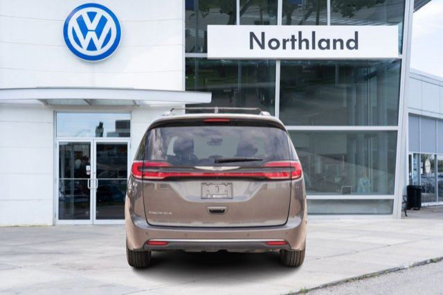 2022 Chrysler Pacifica Touring L in Cars & Trucks in Calgary - Image 4
