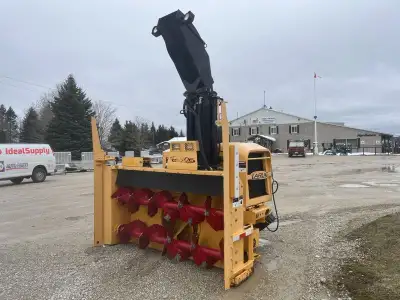 2017 Larue D30 snowblower powered by a Cummins 170Hp diesel engine. Equipped with hydraulic drum rot...