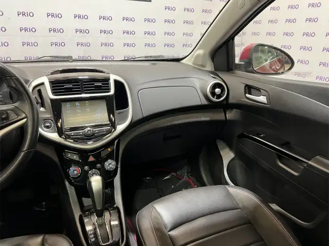 2017 Chevrolet Sonic in Cars & Trucks in Ottawa - Image 29