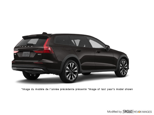  2024 Volvo V60 Cross Country B5 AWD Ultimate in Cars & Trucks in Edmonton - Image 2