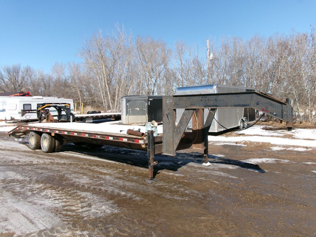 2009 H & H Trailer 26 Industrial Flatdeck Trailer in Cargo & Utility Trailers in Regina - Image 4