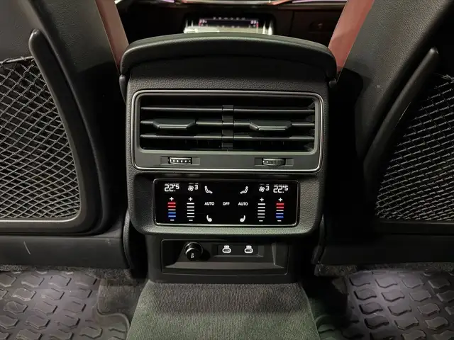 2022 Audi SQ8 BLACK OPTICS MASSAGE RED INTERIOR! in Cars & Trucks in Mississauga / Peel Region - Image 13